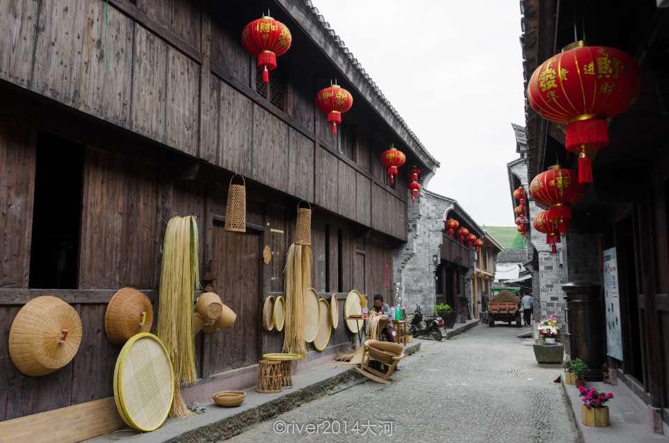 为什么谢娜当《乘风破浪》第三季的发布人竟意外的和谐？